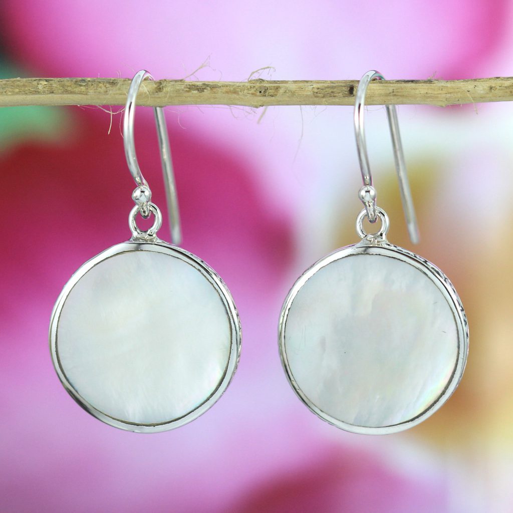 Anting Abalone Perak Asli Ukiran Bali (Round Shell Earrings) E1099
