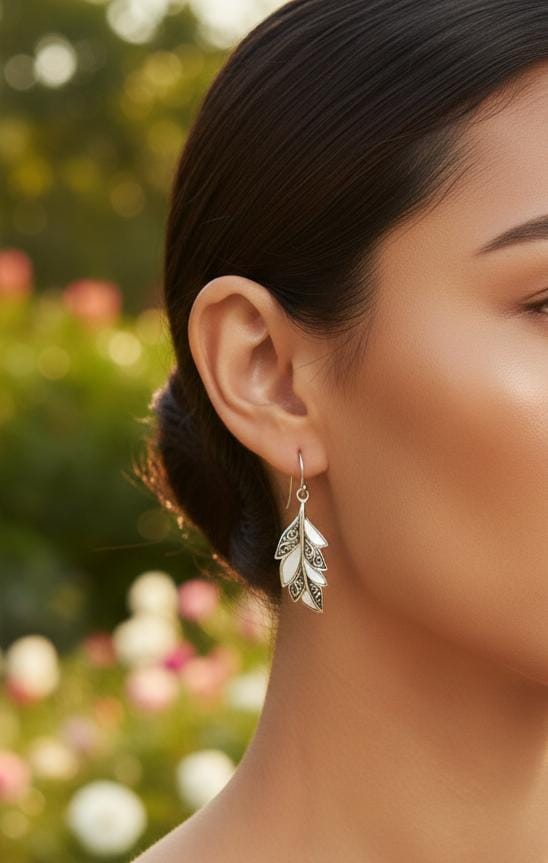 Anting Kerang Abalone Motif Daun Perak Asli (Shell Earrings) E967