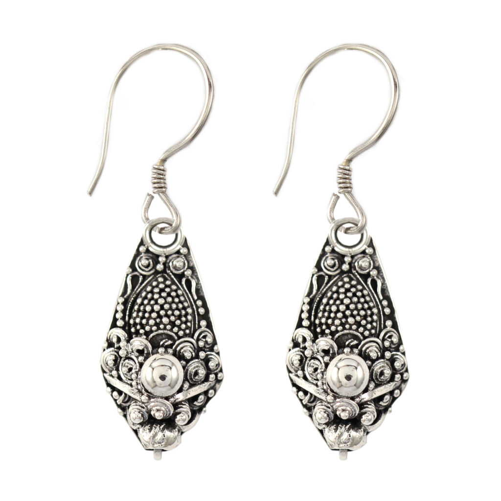 anting perak naga