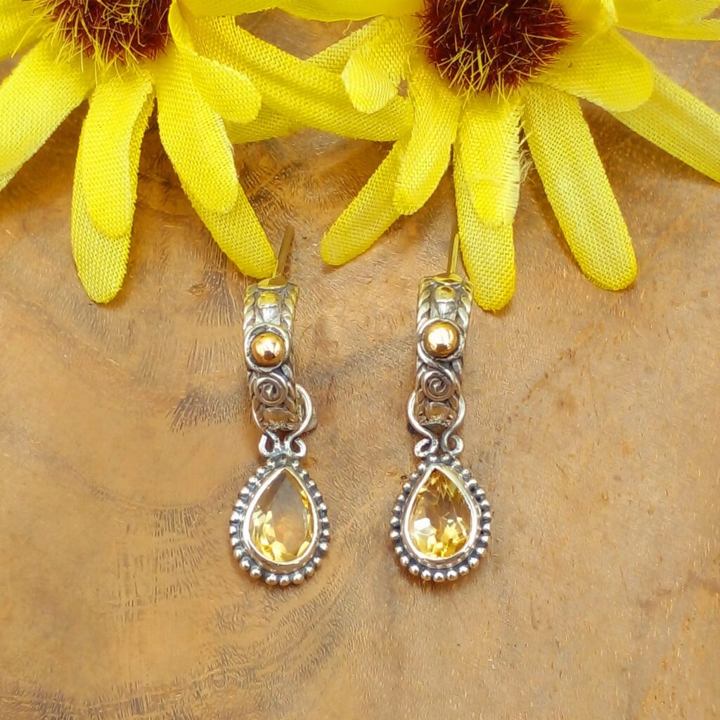 anting tusuk wanita