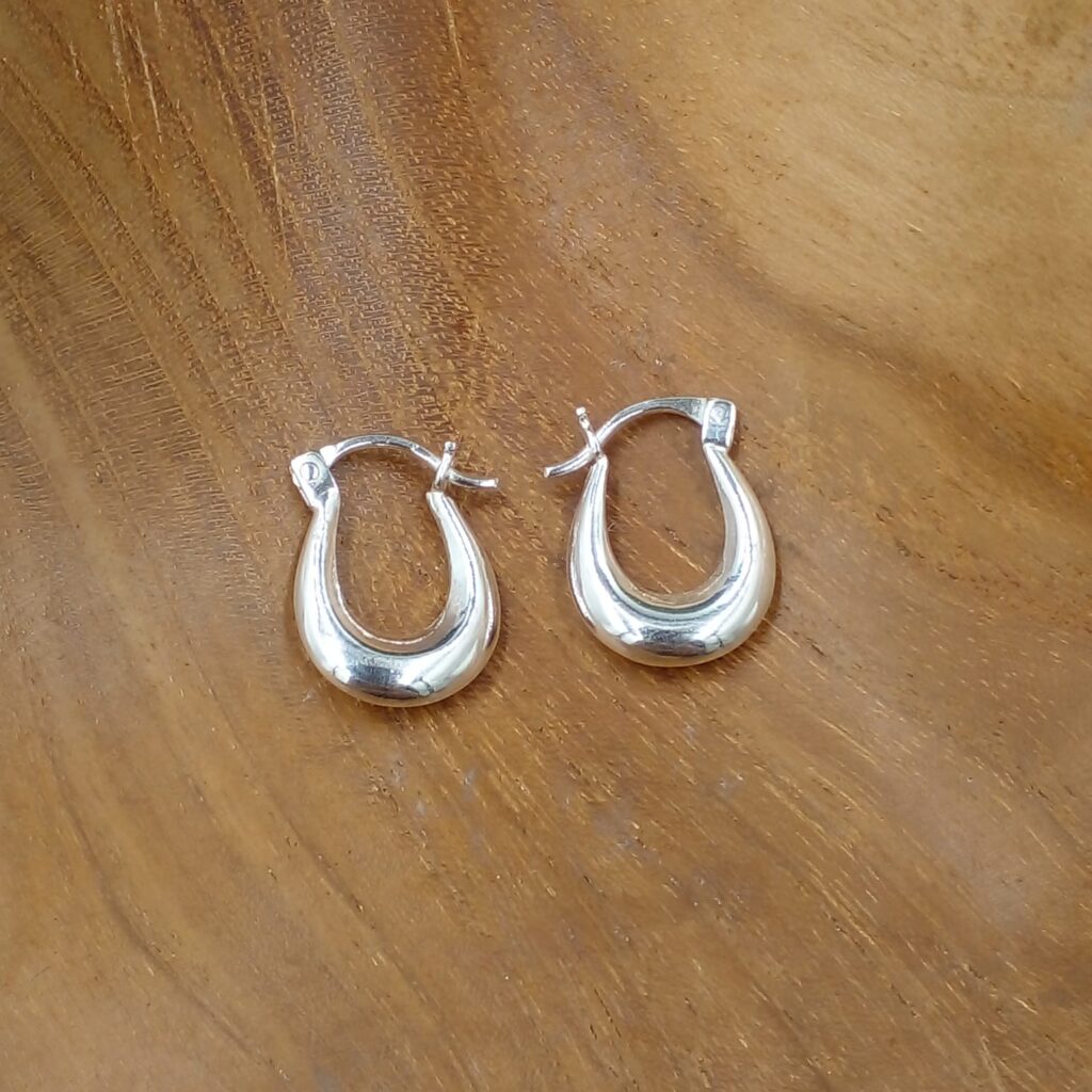 anting tusuk hoop