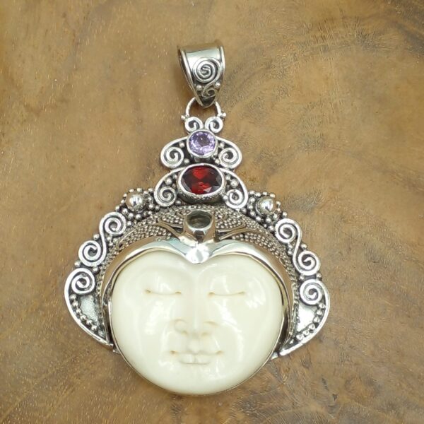 Liontin Perak Ukiran Bali