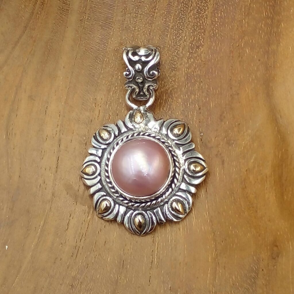 liontin perak mutiara