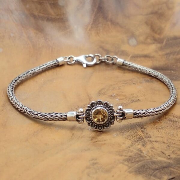 Gelang Rantai Perak Ukiran Bunga dengan Permata B703