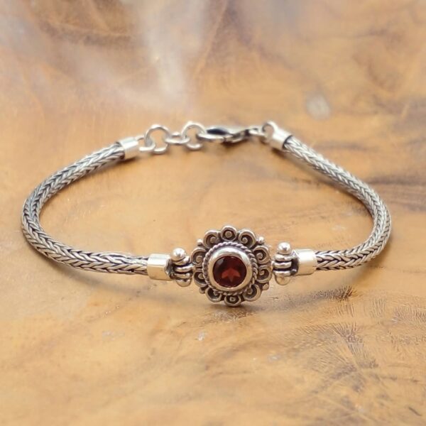 Gelang Rantai Perak Ukiran Bunga dengan Permata B703