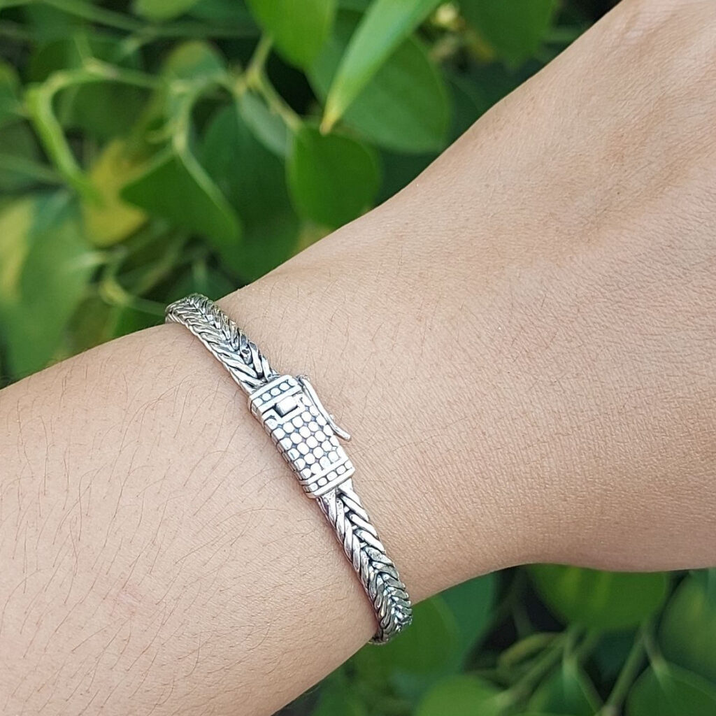 Gelang Perak Rantai Jalin Dotted Box Clasp B708