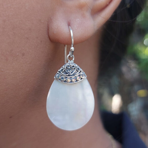 Anting Perak Kerang Tetes Ukiran Bali E1052