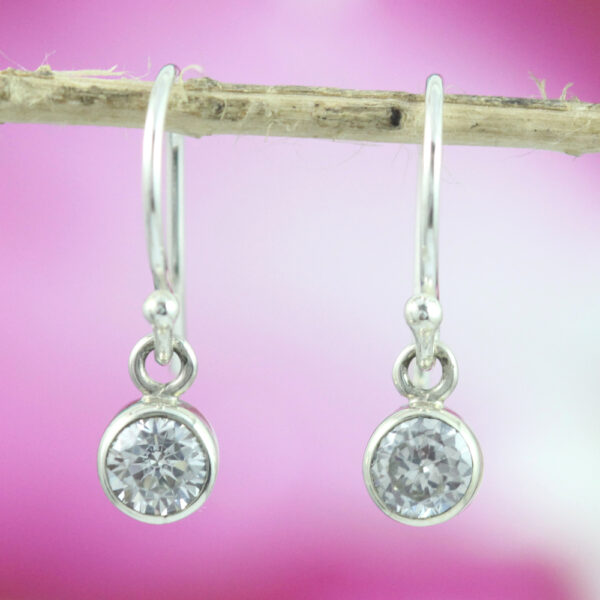 Anting Perak dengan Zirconia Bulat E1136