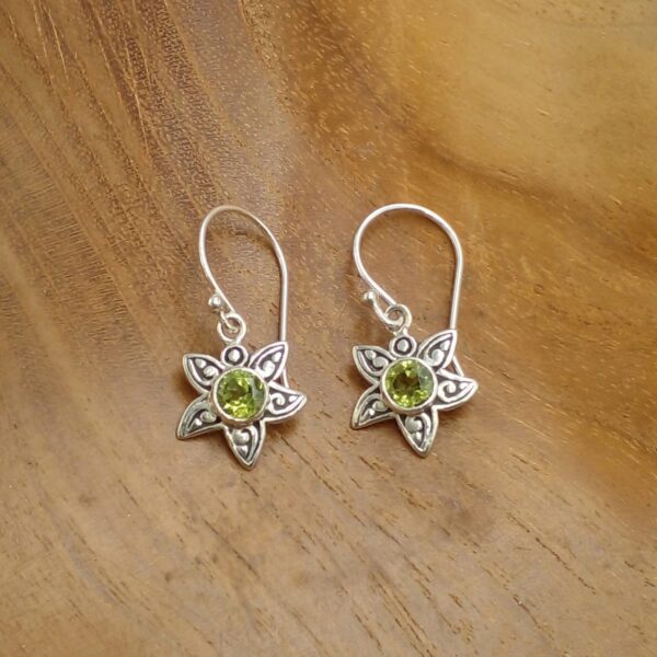 Anting Perak Motif Kerang Permata E1838