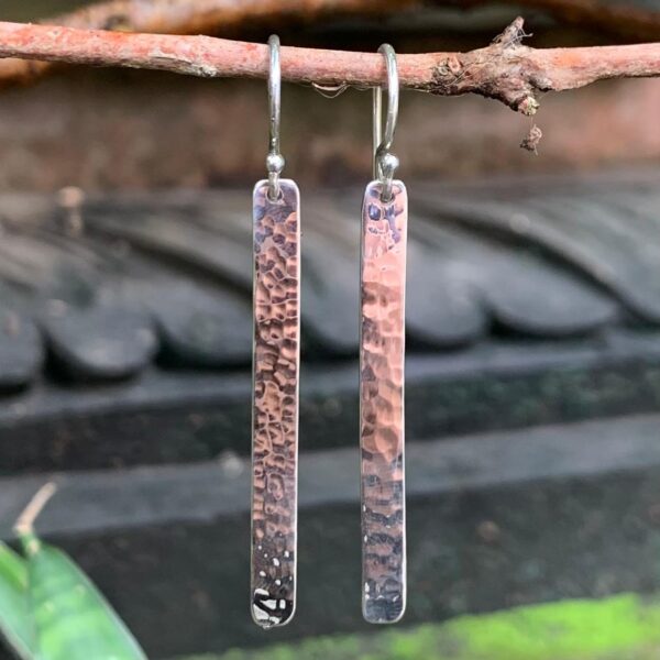 Anting Perak Long Bar Hammered E1870