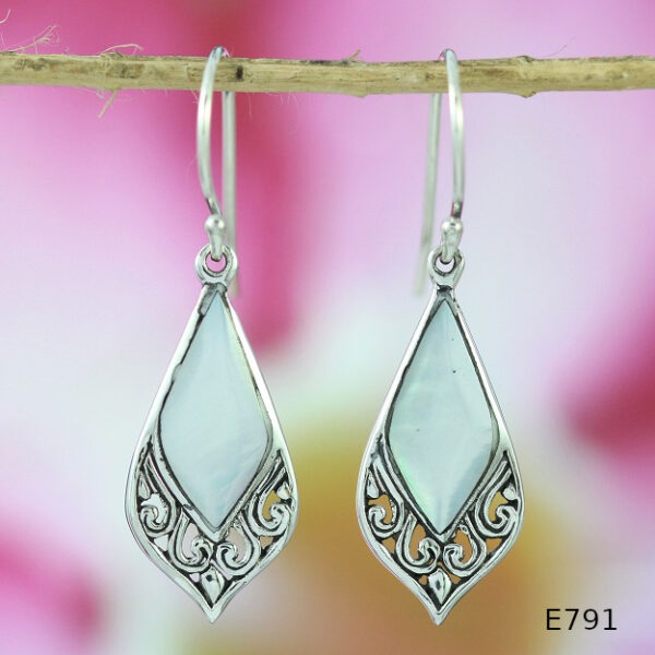 Anting Perak Ukiran Daun dengan Kerang E791