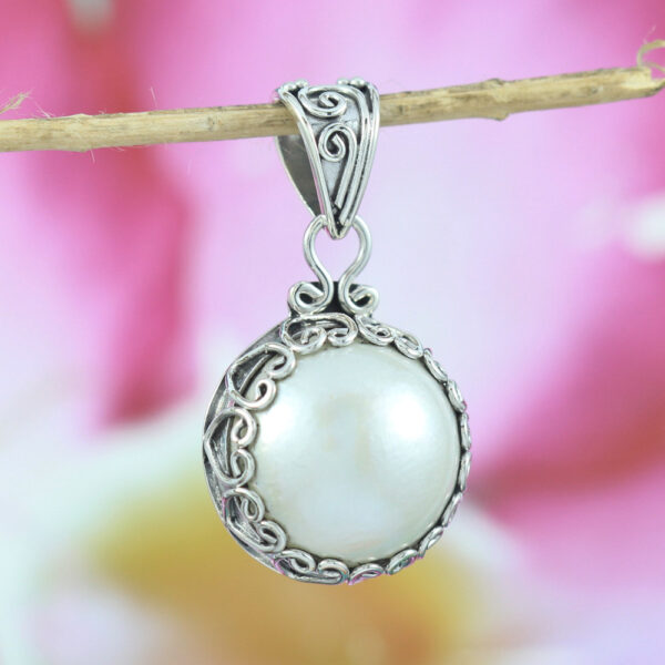 Liontin Perak Mutiara Mabe Bulat P726