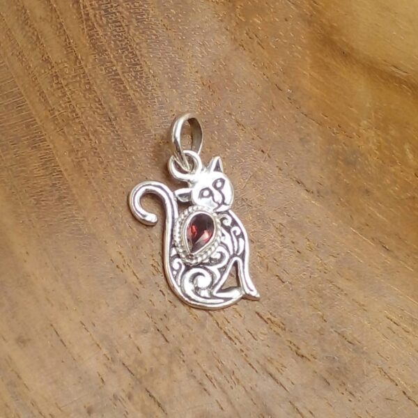 Liontin Perak Kucing dengan Permata P896