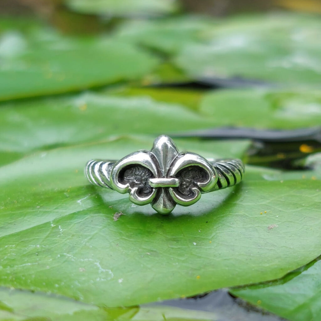 Cincin Perak Fleur de Lis R724