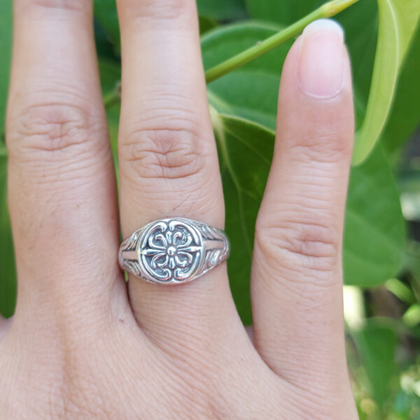 Cincin Perak Signet Lily R751