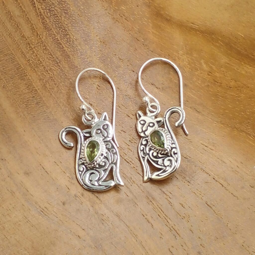 Anting Kucing Perak Permata E1834
