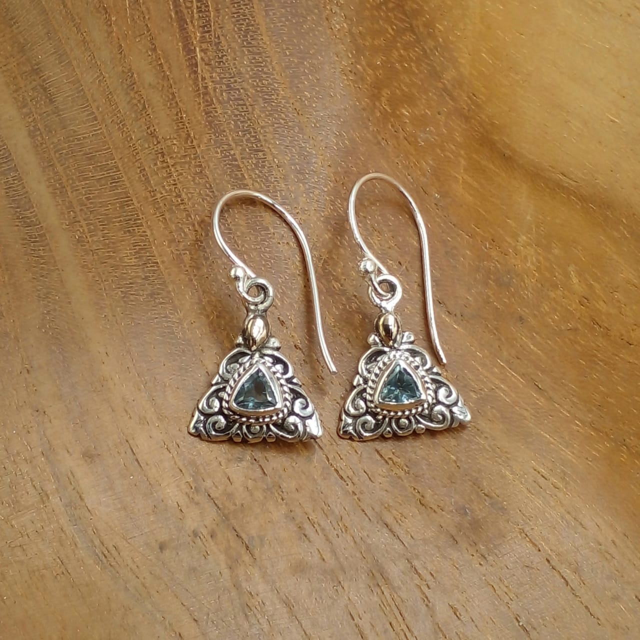 Anting Perak Segitiga Ukir Permata E1839 - Gambar 2