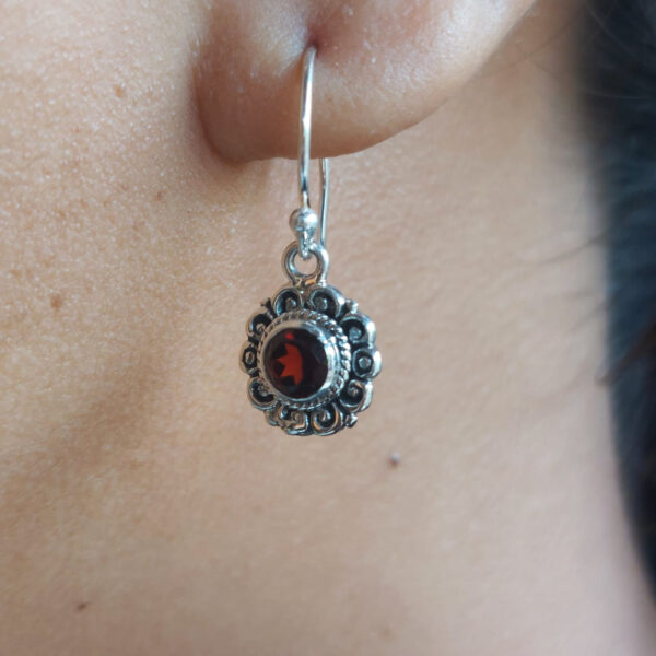 Anting Perak Bulat Bunga Permata E1841
