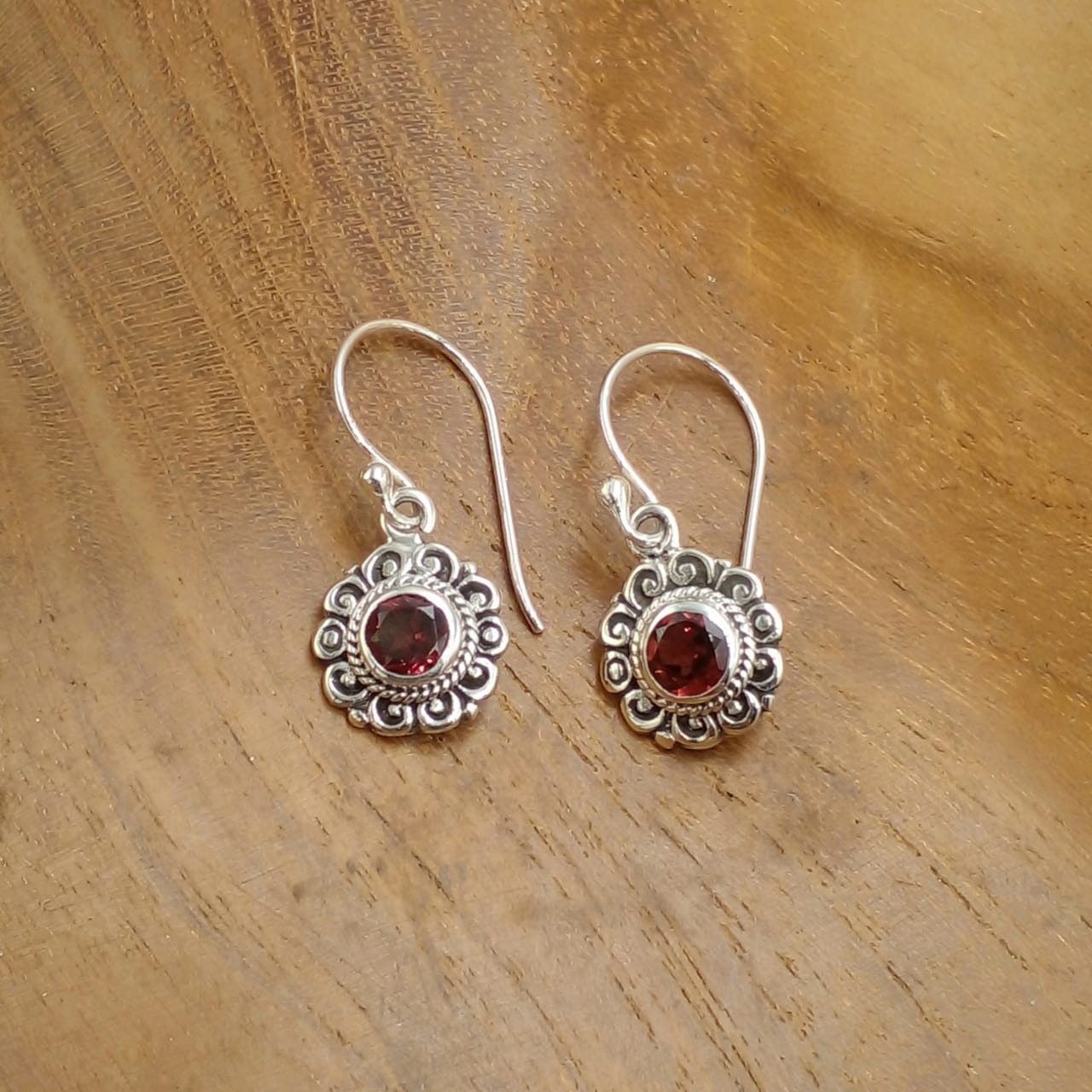 Anting Perak Bulat Bunga Permata E1841 - Gambar 2