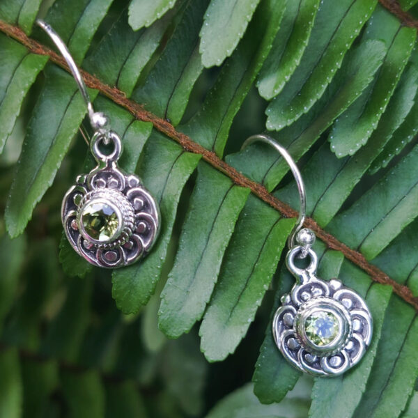 Anting Perak Bulat Ukir Permata E1842