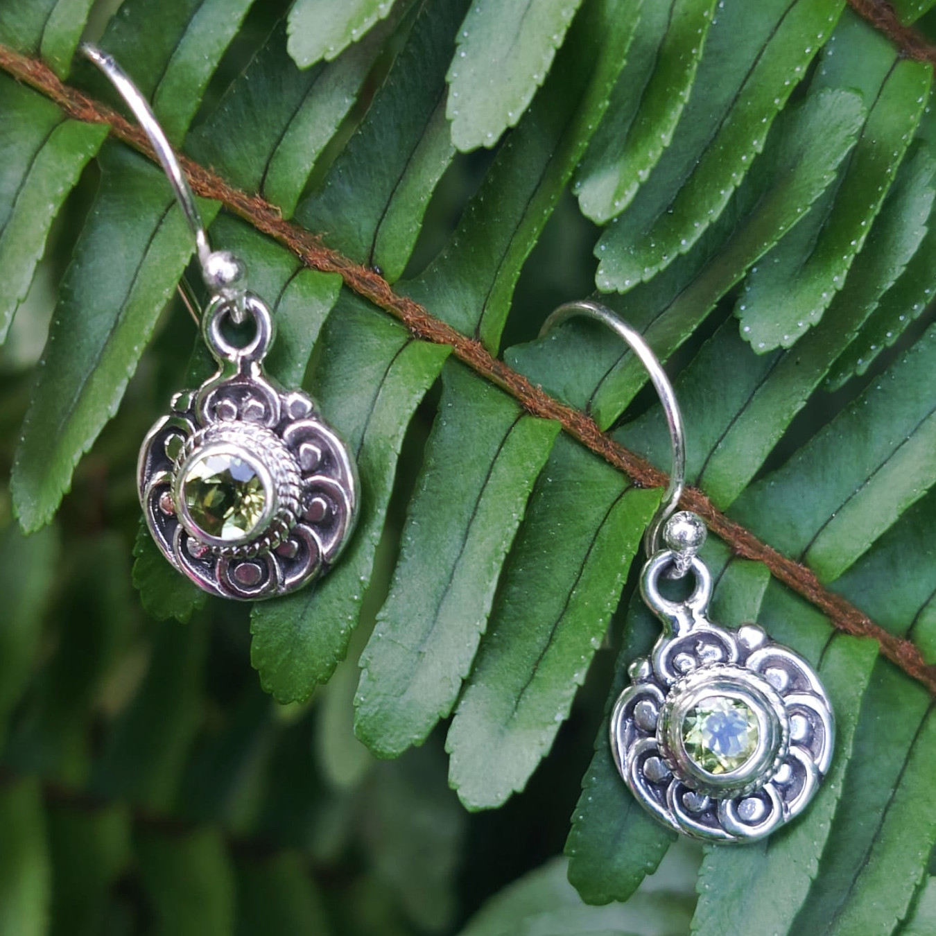 Anting Perak Bulat Ukir Permata E1842 - Gambar 6