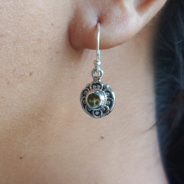 Anting Perak Bulat Ukir Permata E1842