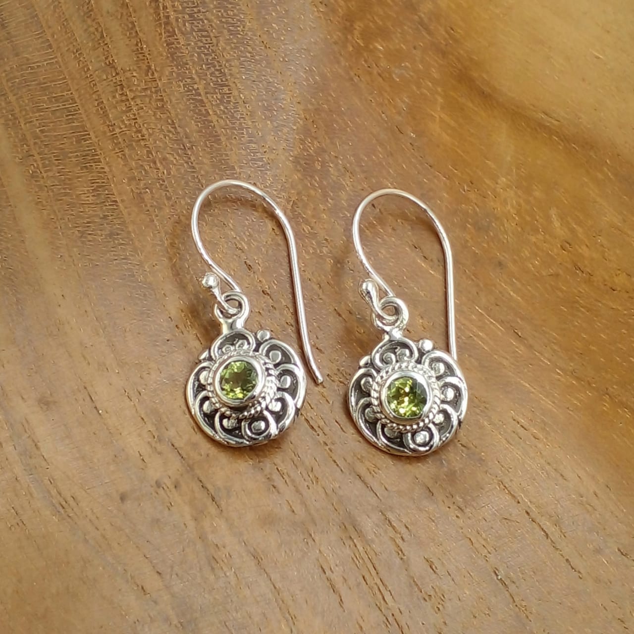 Anting Perak Bulat Ukir Permata E1842 - Gambar 5