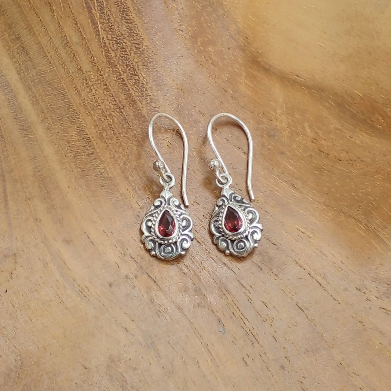 Anting Perak Tetes Ukir Permata E1867 - Gambar 4