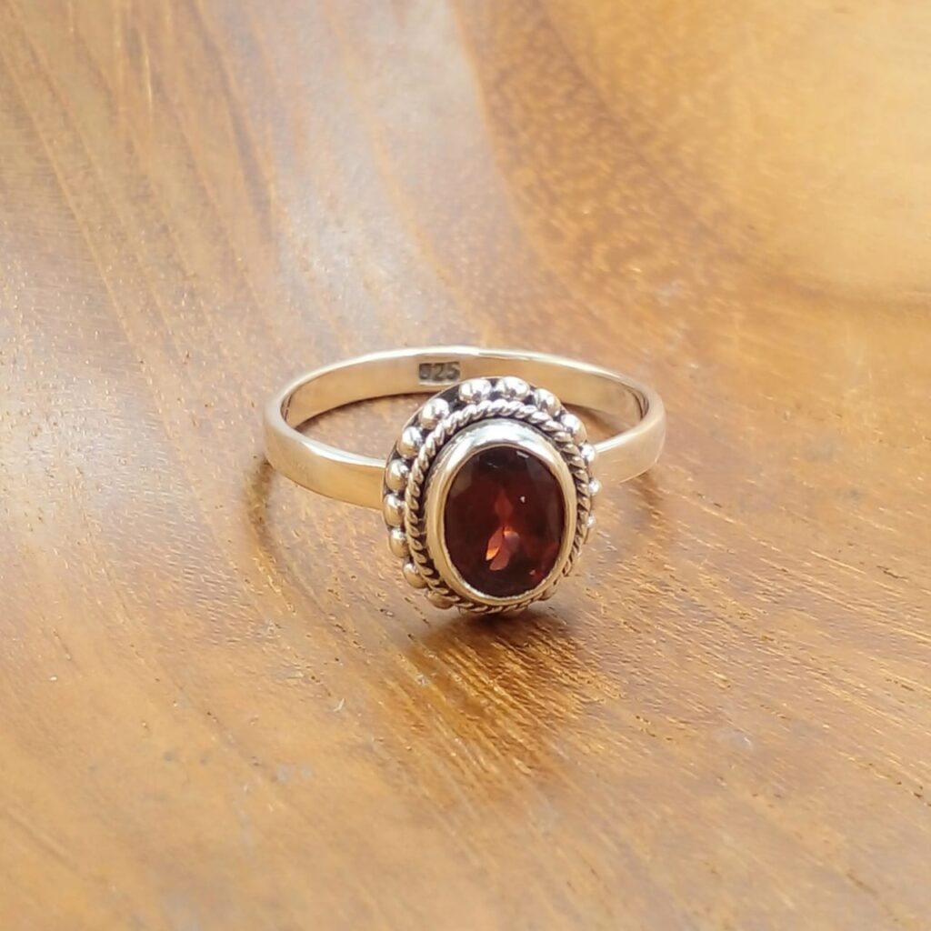 cincin perak wanita mewah