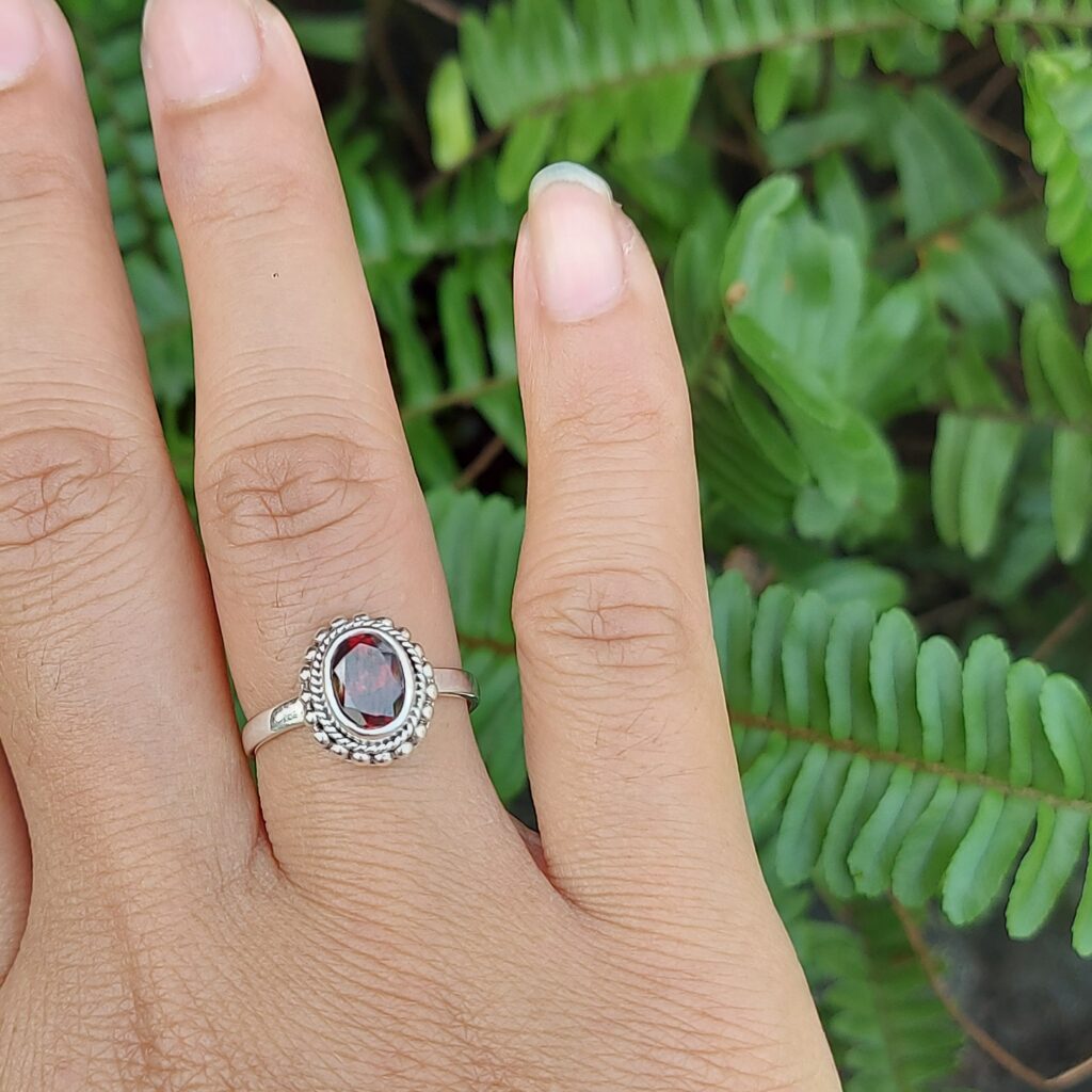 cincin perak wanita mewah