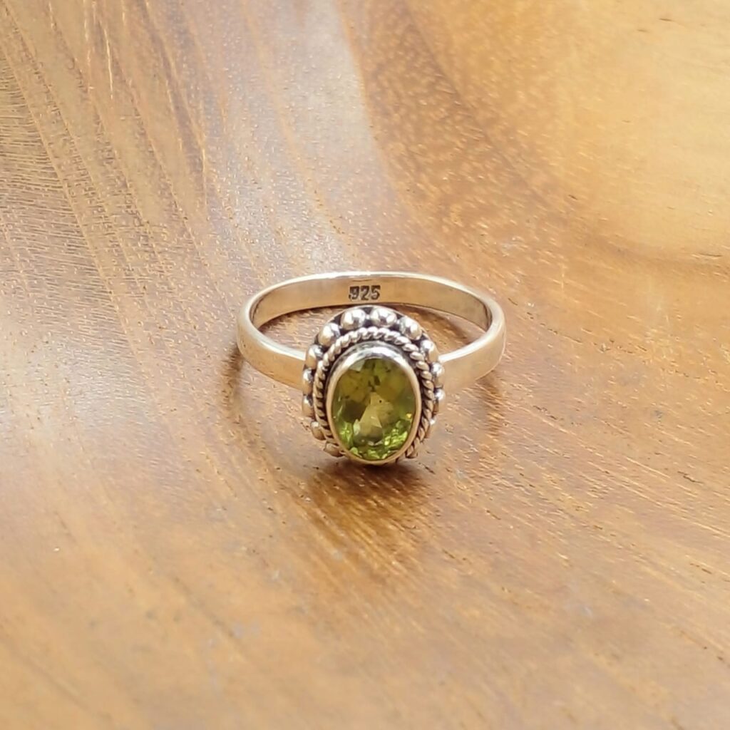 cincin perak wanita mewah