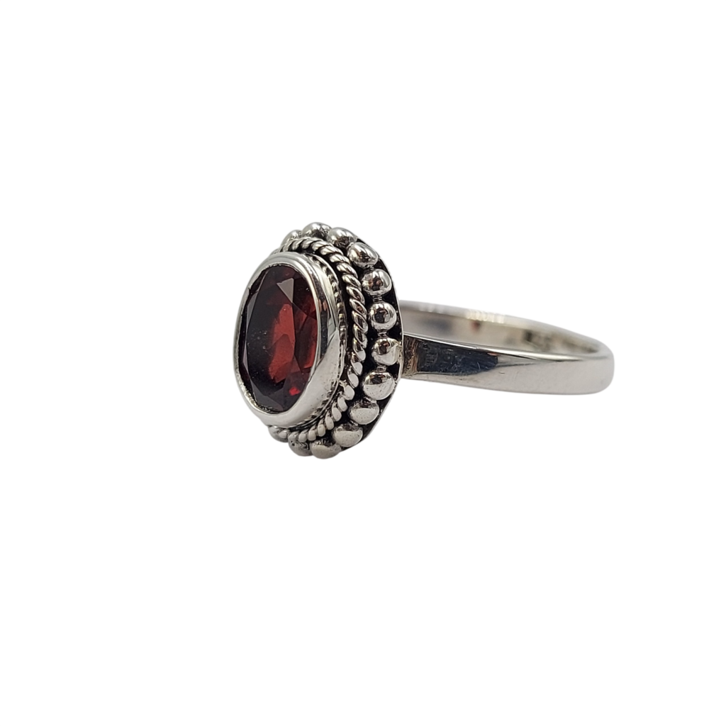cincin perak wanita mewah