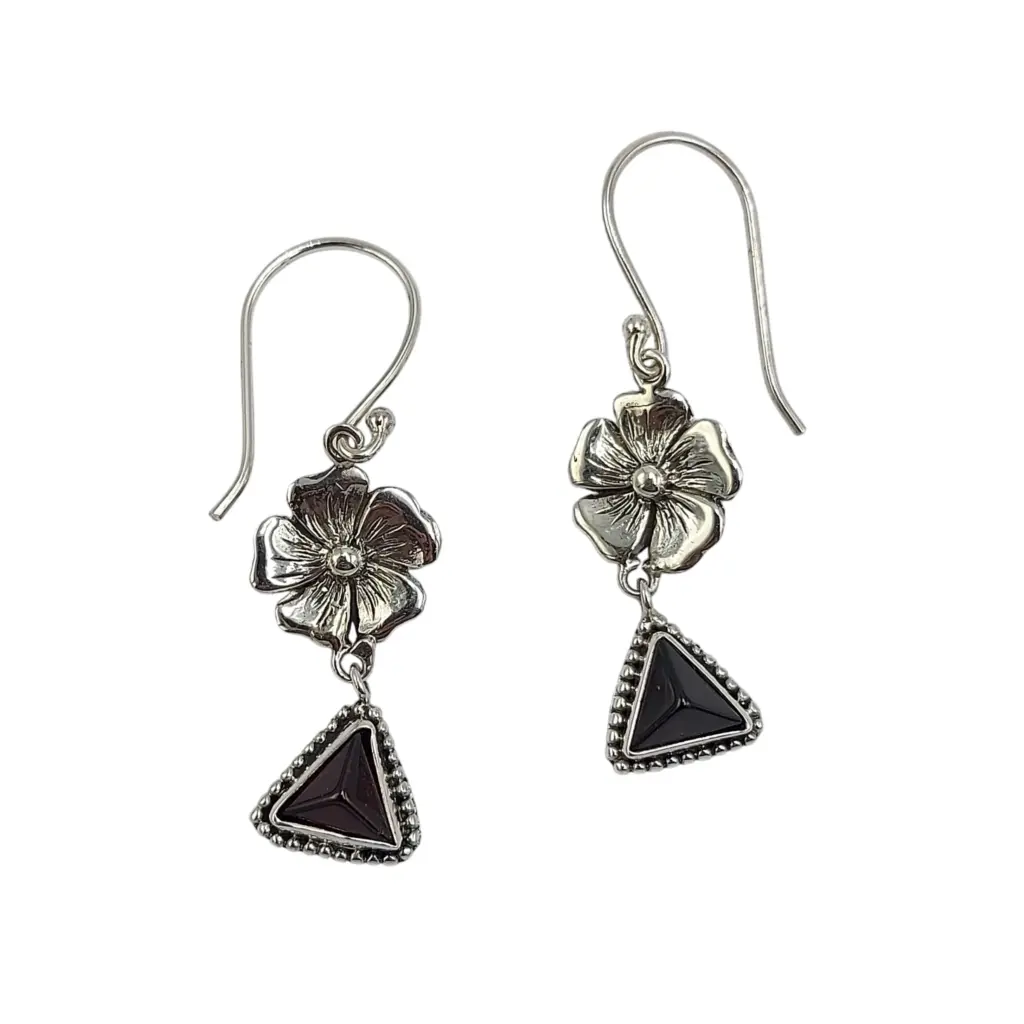 anting perak bunga hibiscus