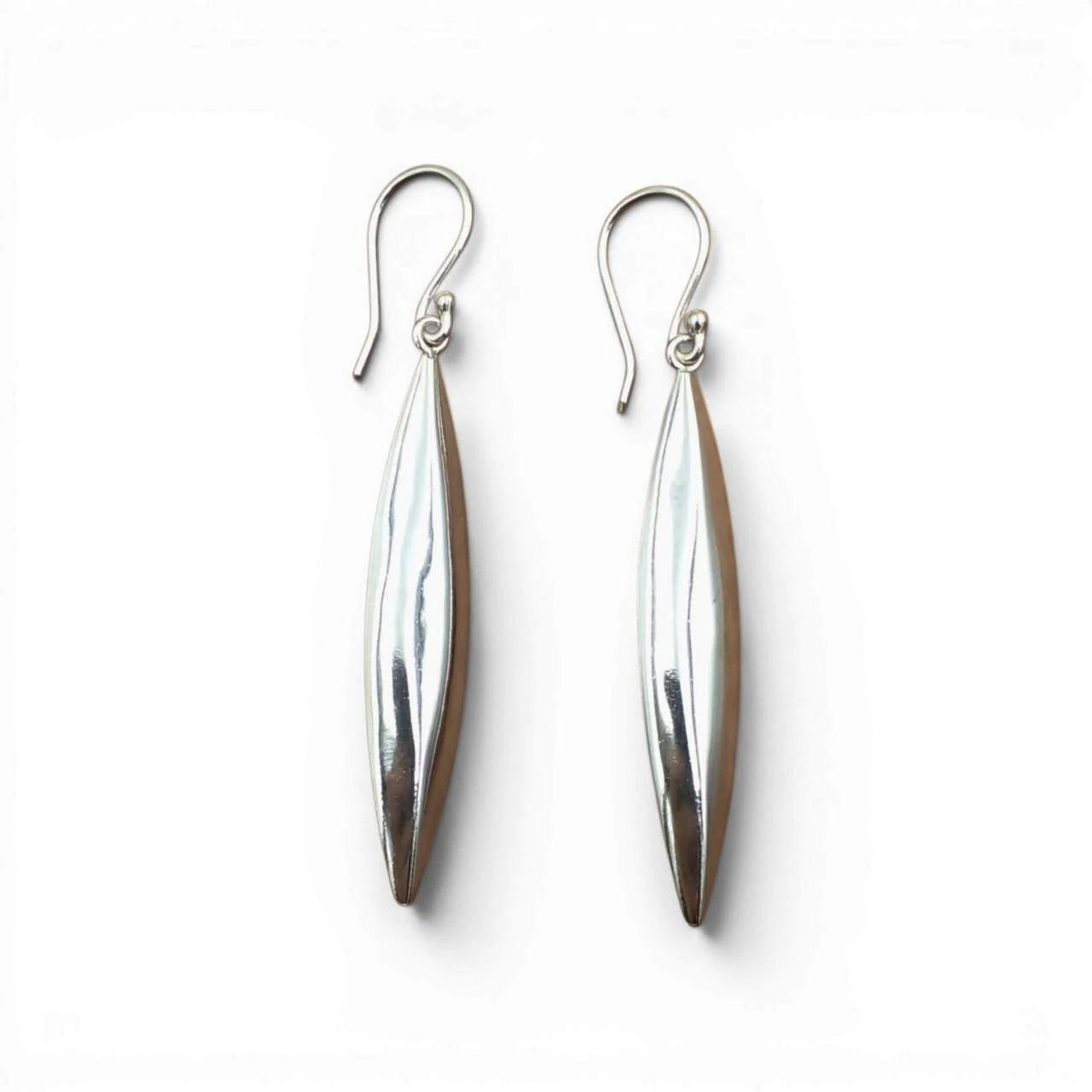 anting gantung wanita