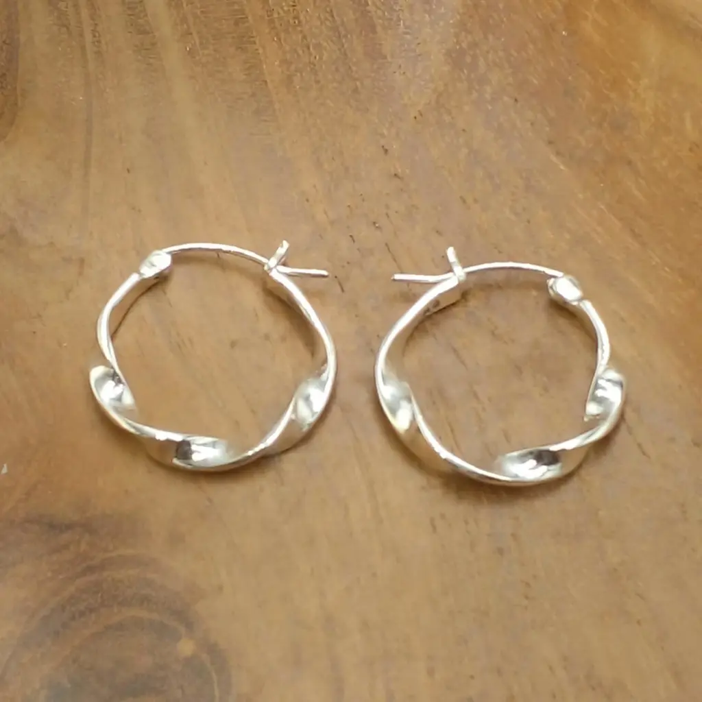 Anting Hoop Perak Asli (Hoop Twist Earrings) E1831M