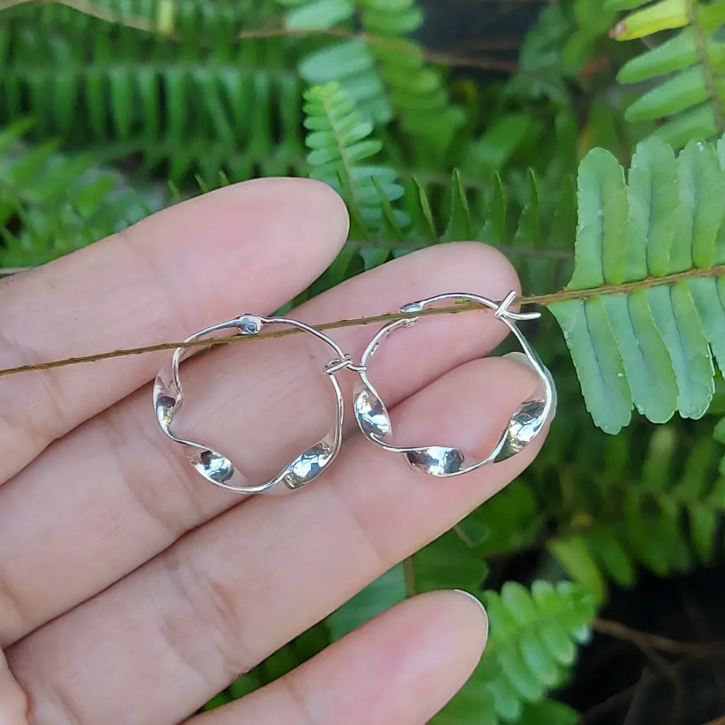 Anting Hoop Perak Asli (Hoop Twist Earrings) E1831M