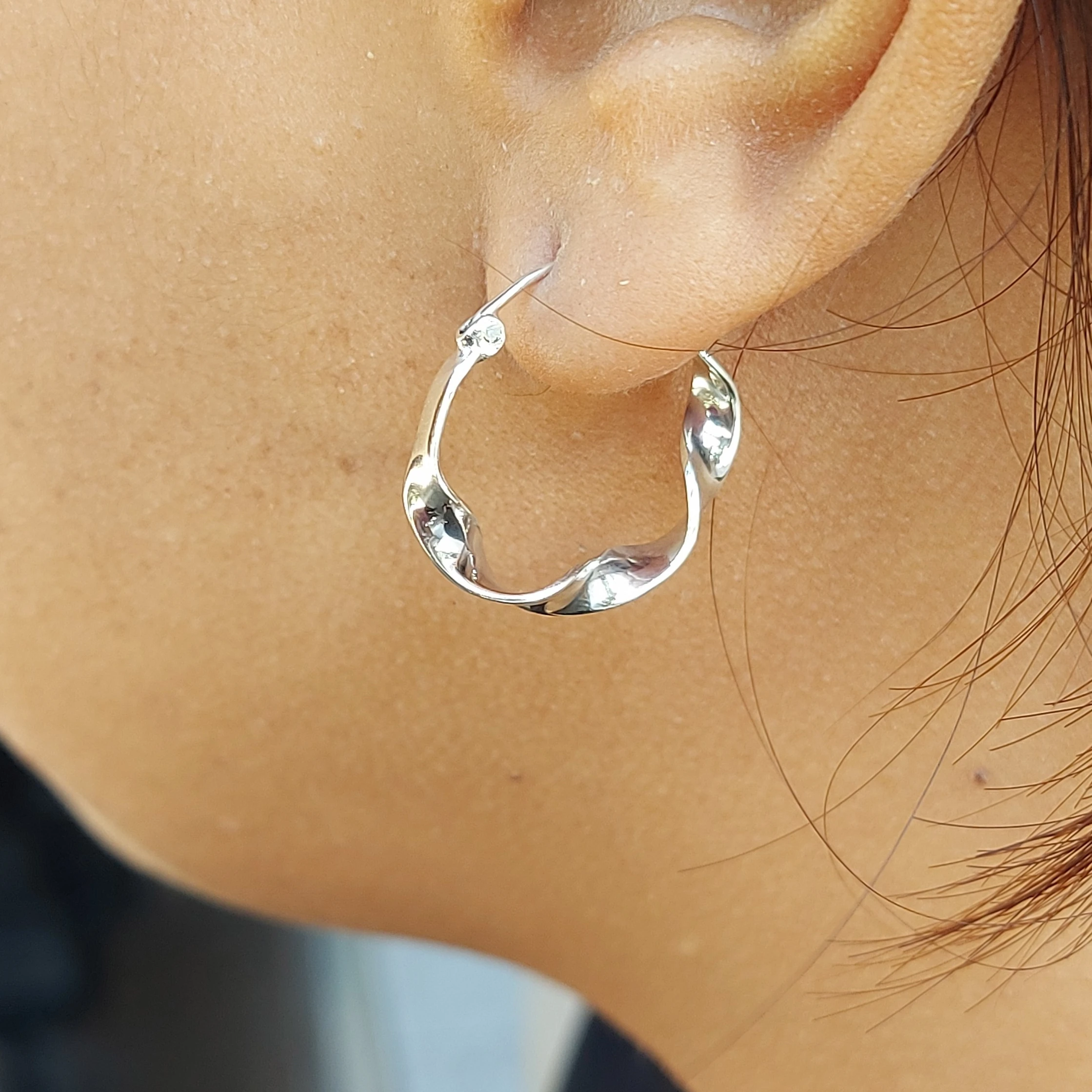 Anting Hoop Perak Asli (Hoop Twist Earrings) E1831M - Gambar 5