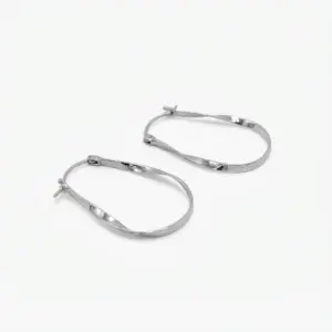 Anting Hoop Perak Asli (Hoop Twist Earrings) E1869 - Gambar 2