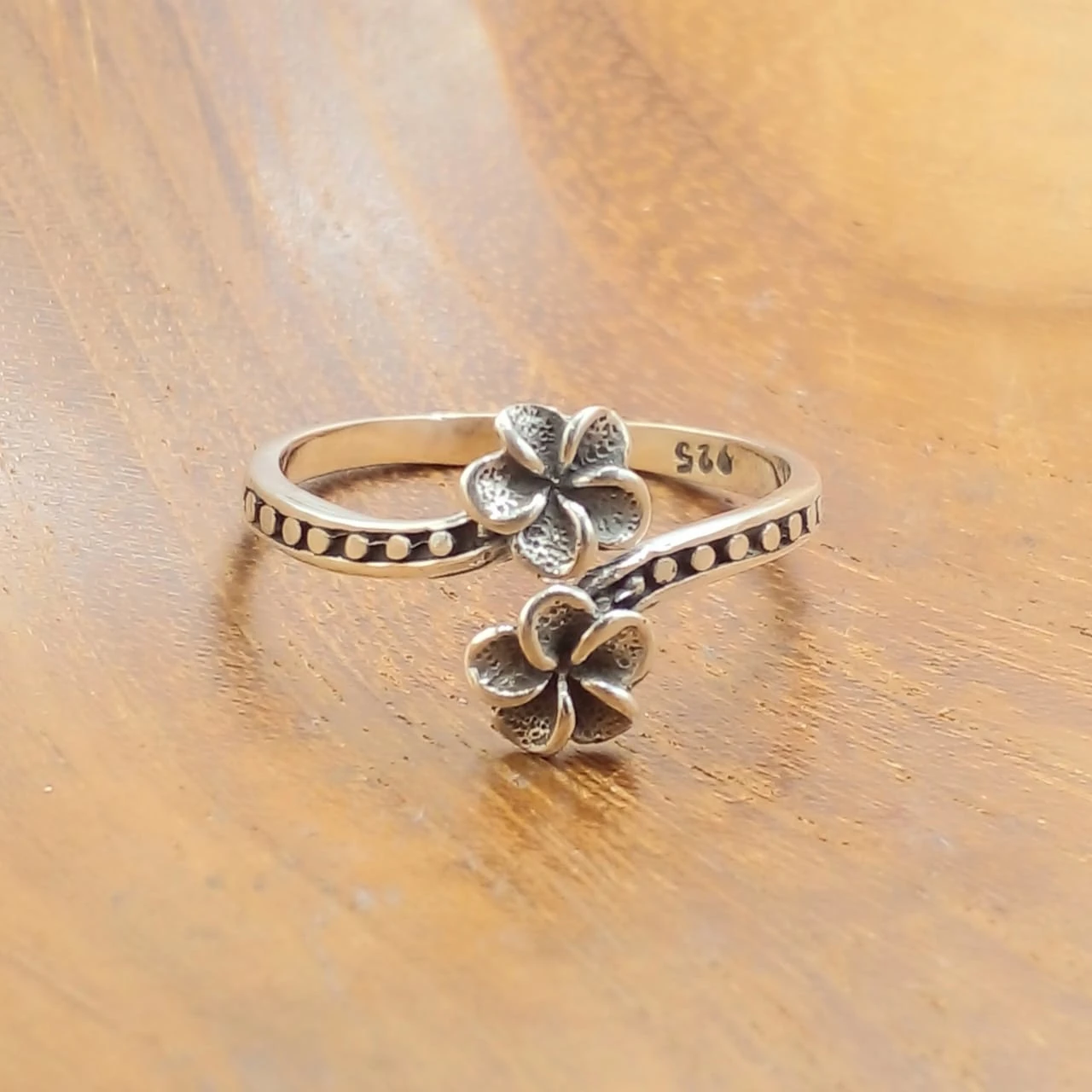 Cincin Perak Bunga Kamboja Cantik (Floral Baypass Ring) R277 - Gambar 4