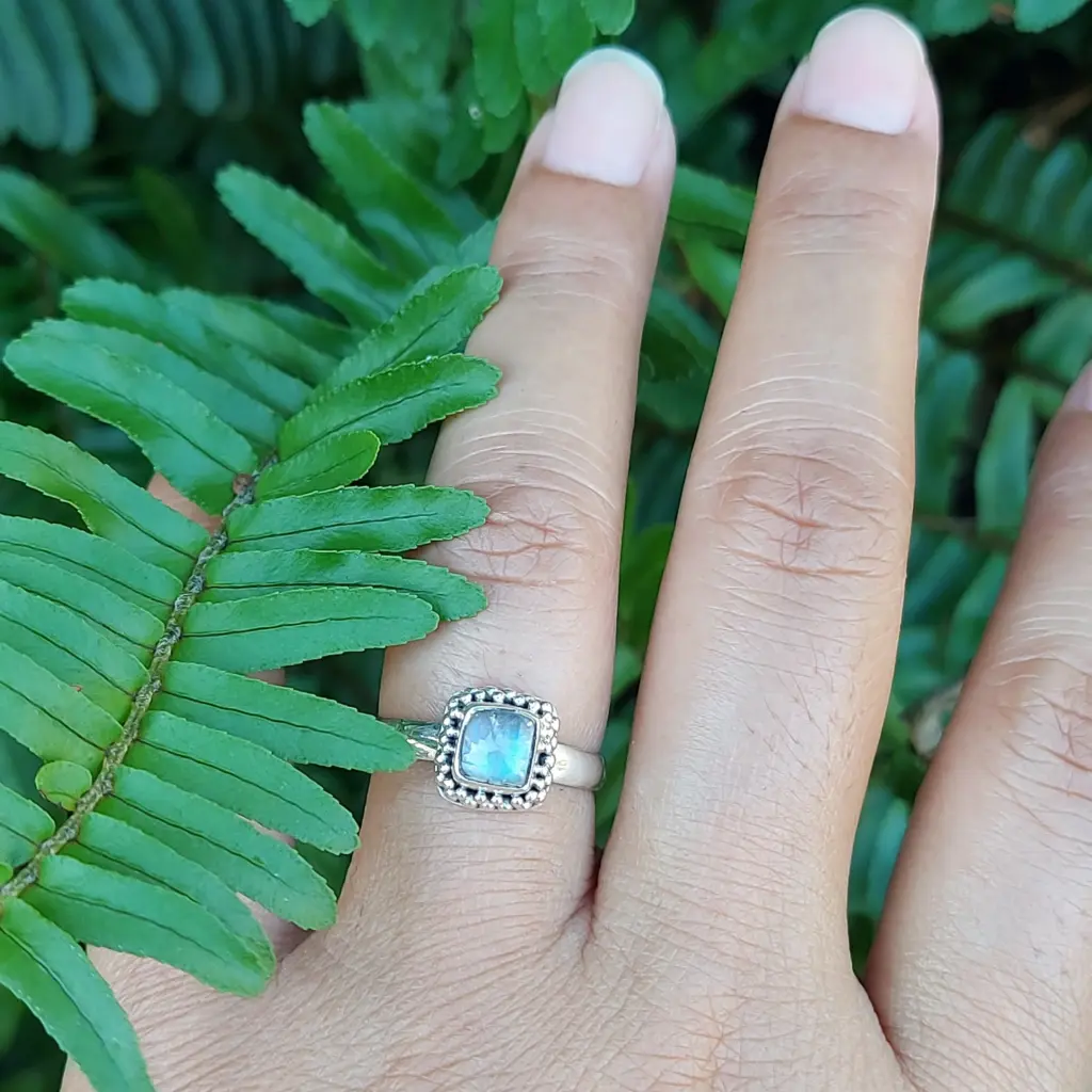 Cincin Perak 925 Moonstone Asli R736