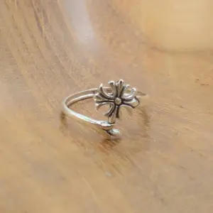 Cincin Bunga Lily Perak Asli R754 - Gambar 3