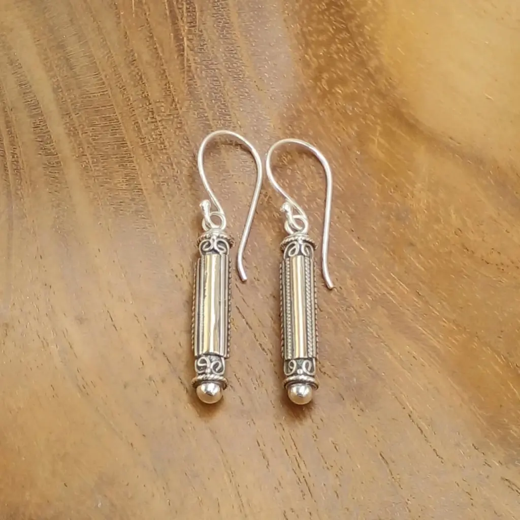 Anting Gantung Perak Tabung Ukiran Bali E1843