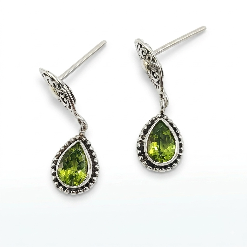 Anting Tusuk Gantung