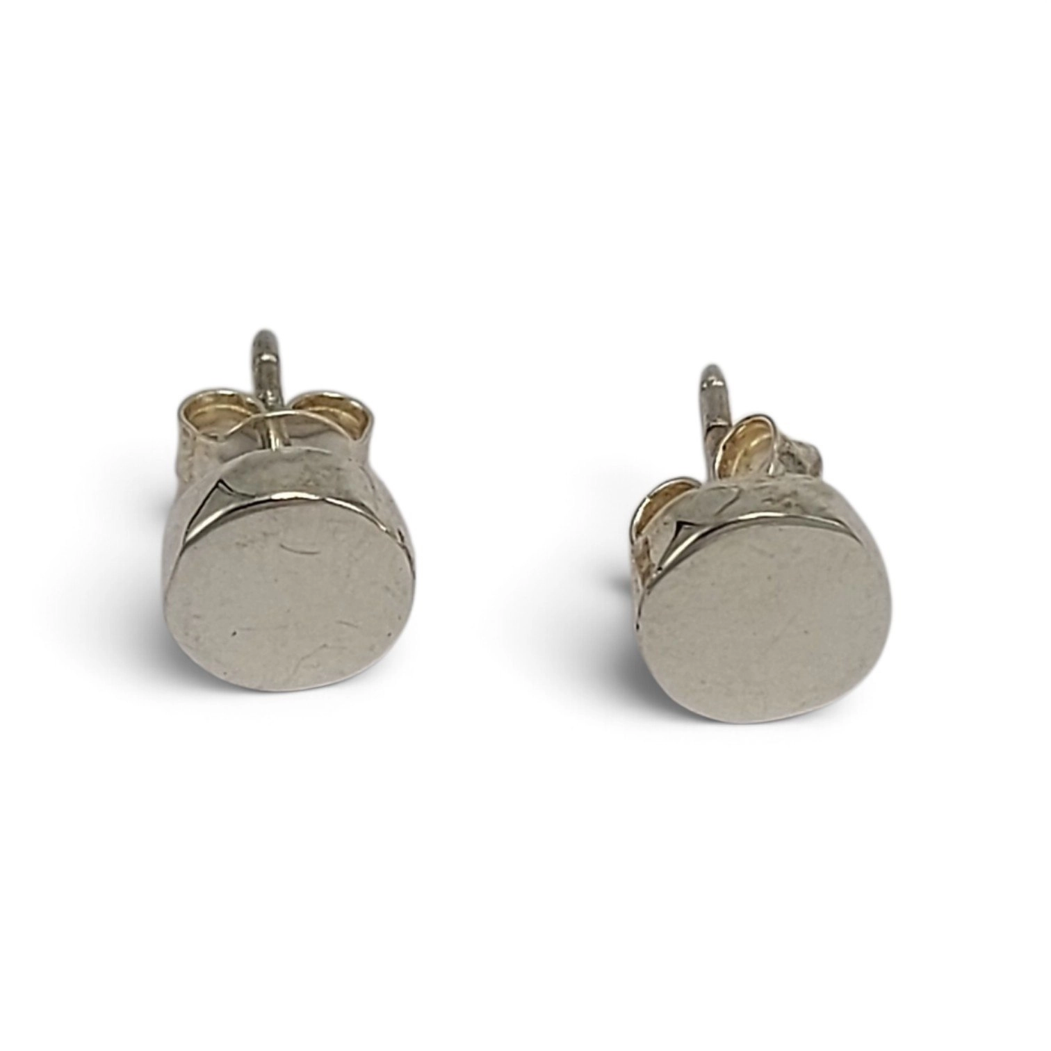 Anting Tusuk Simple