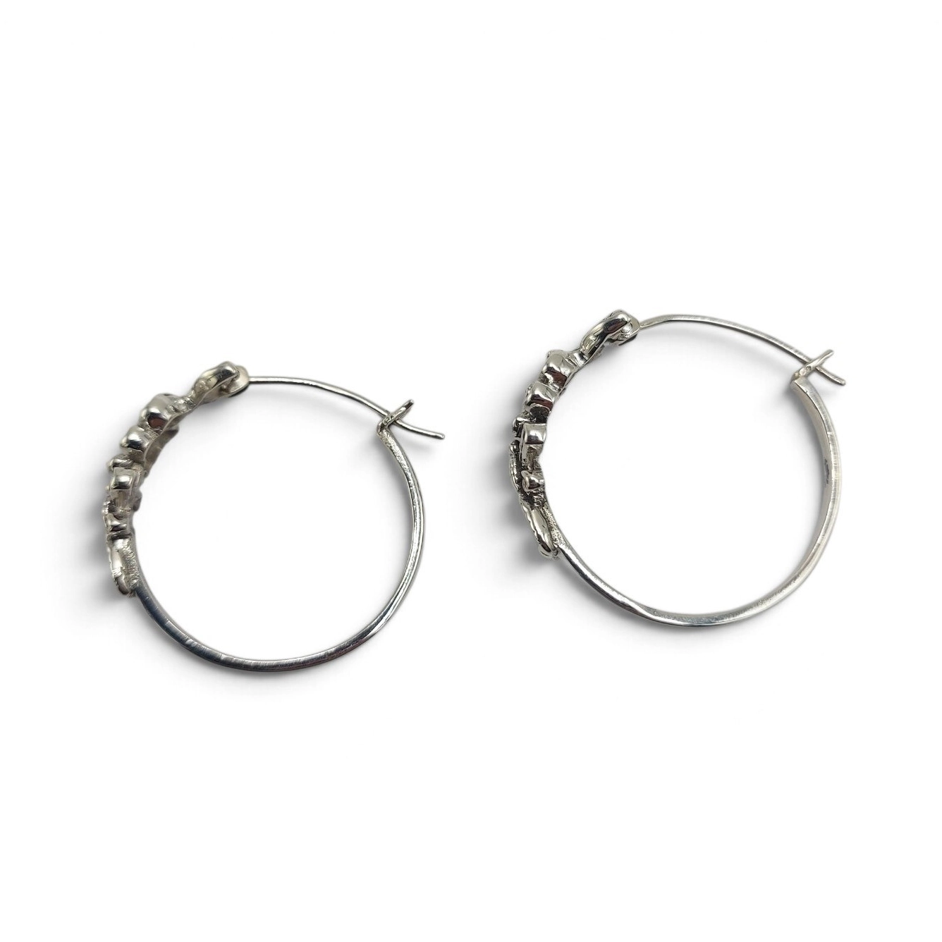 Anting Hoop Perak Asli Motif Bunga Daun dan Capung Bali E1964 - Gambar 2